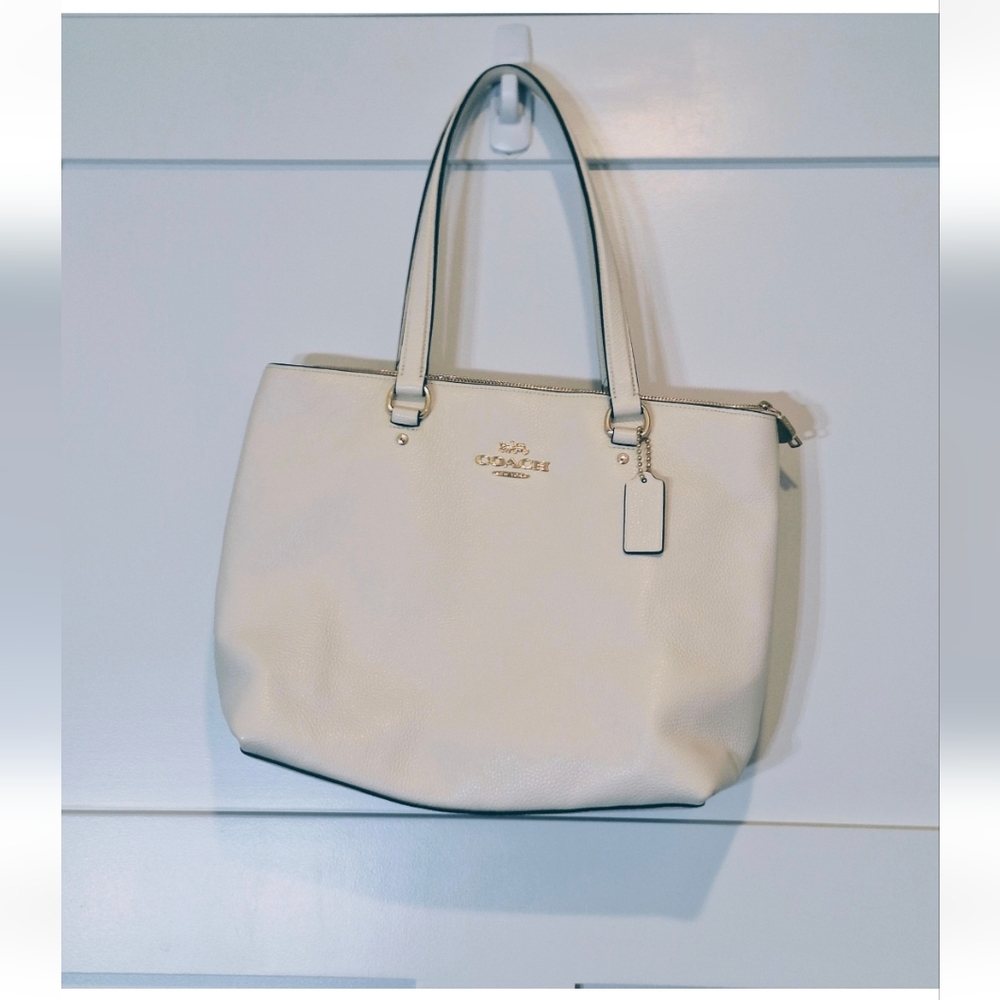 Coach Pebbled Leather Bay Tote Bag Used Once White Gold Hardware F48637 Zip Top